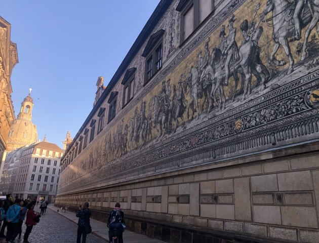 ドレスデン王宮の壁画を撮影した写真