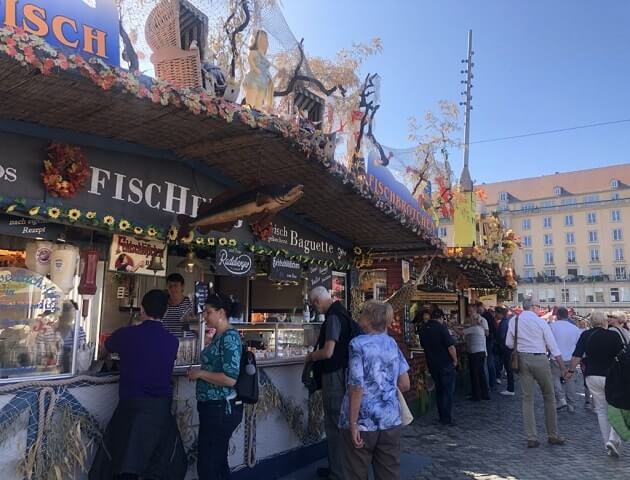 ドレスデン旧市街のマーケットを撮影した写真